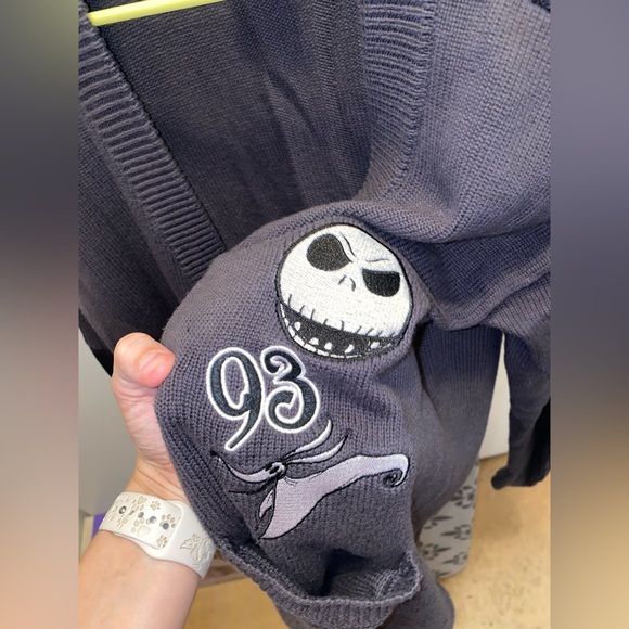Disney Jack Skellington Box Lunch Gray Cardigan in size S - Picture 3 of 10